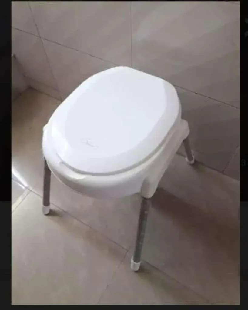 HTS Strong Frame Portable Toilet Seat With Lid