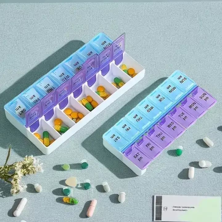 Compact 7 day pill box