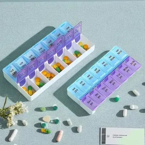 Compact 7 day pill box